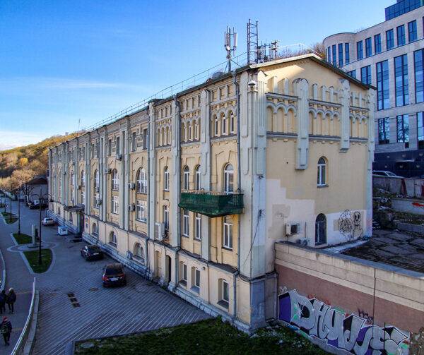 Метро «Поштова площа»