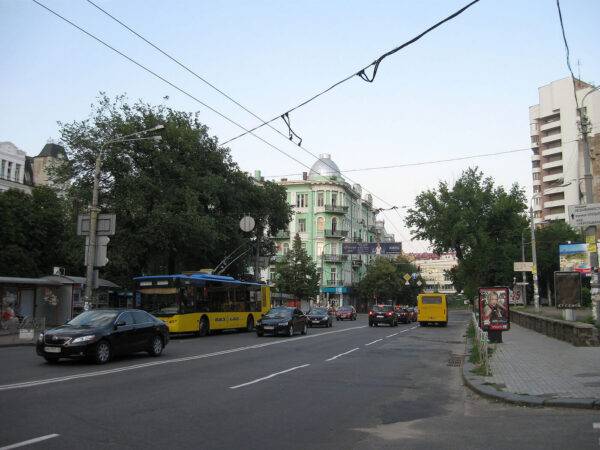 Львівська площа